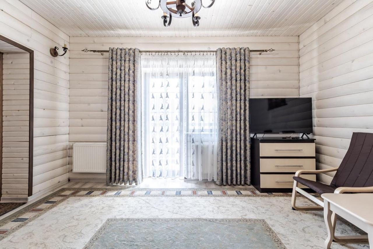 Маєток "Zymon & Ski" Bukovel Exterior foto